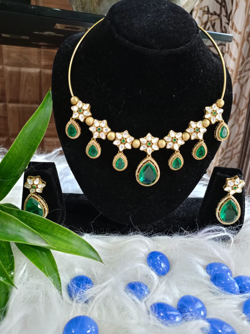 Hasli Emerald Polki Set