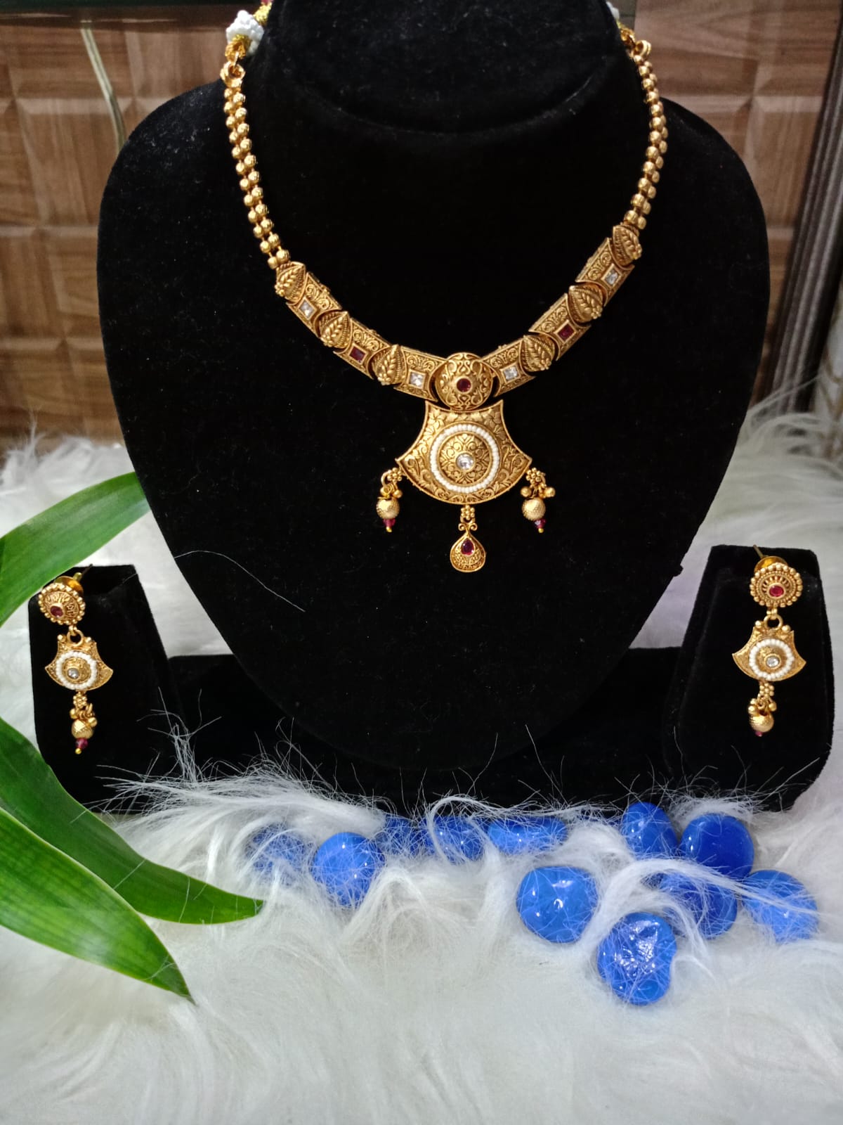 Gold Look Neck Piece