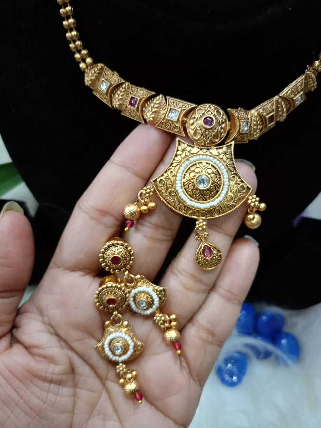 Gold Look Neck Piece