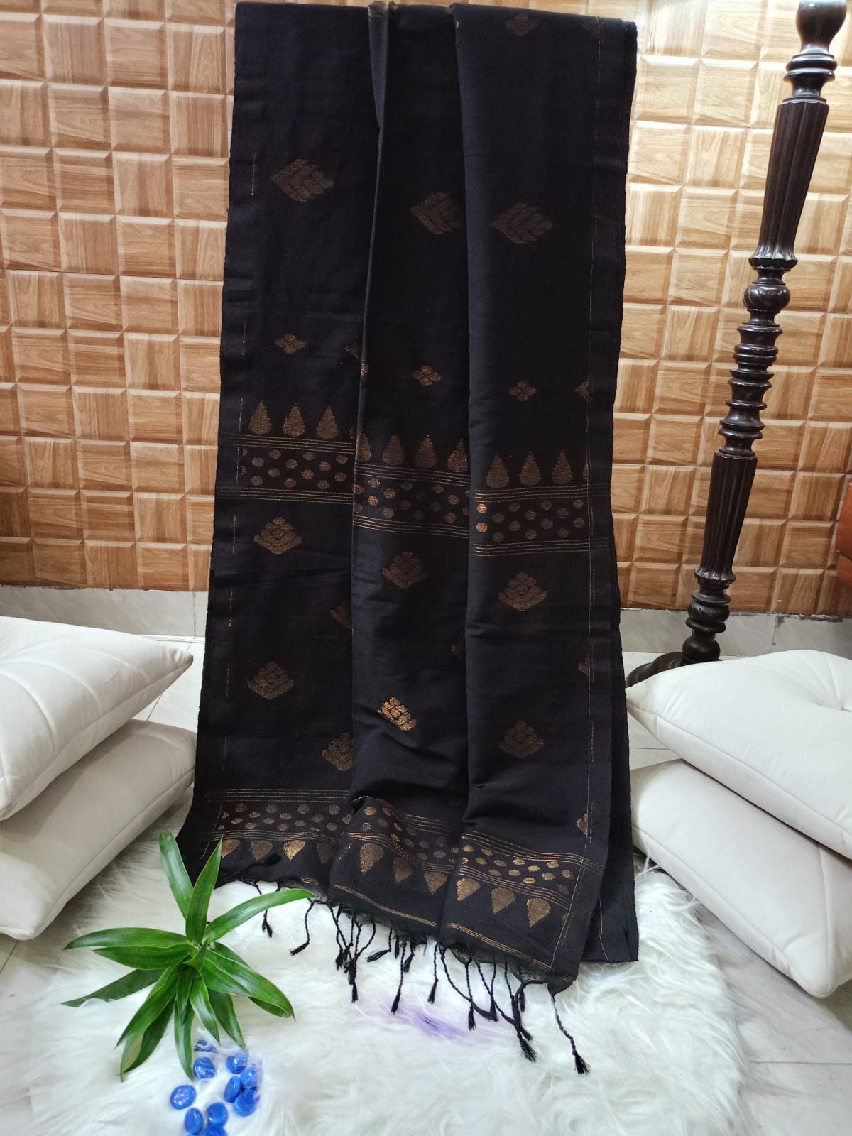 Handwoven  Exclusive Linen Jamdani Saree - Black