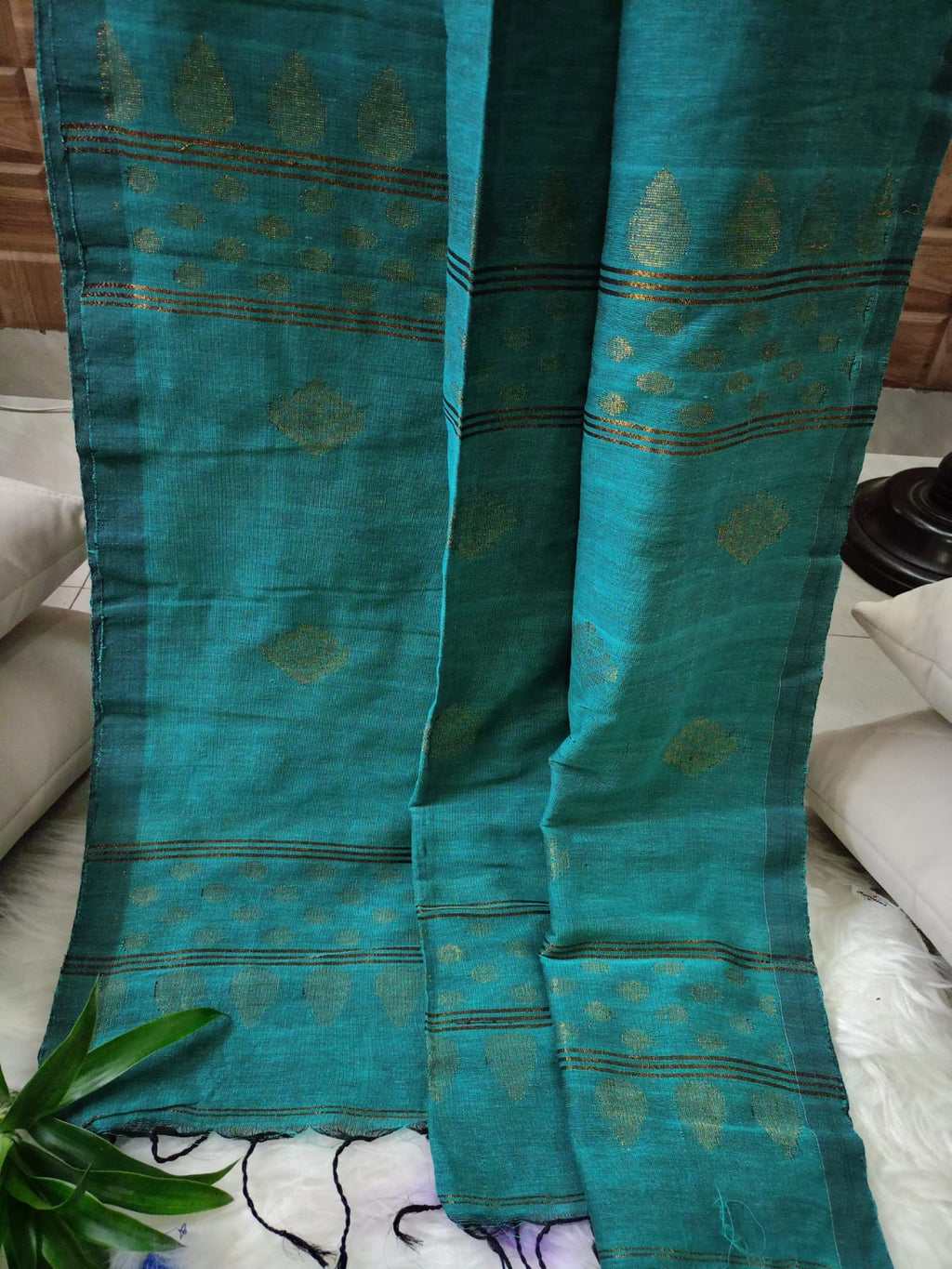 Handwoven  Exclusive Linen Jamdani Saree - Green