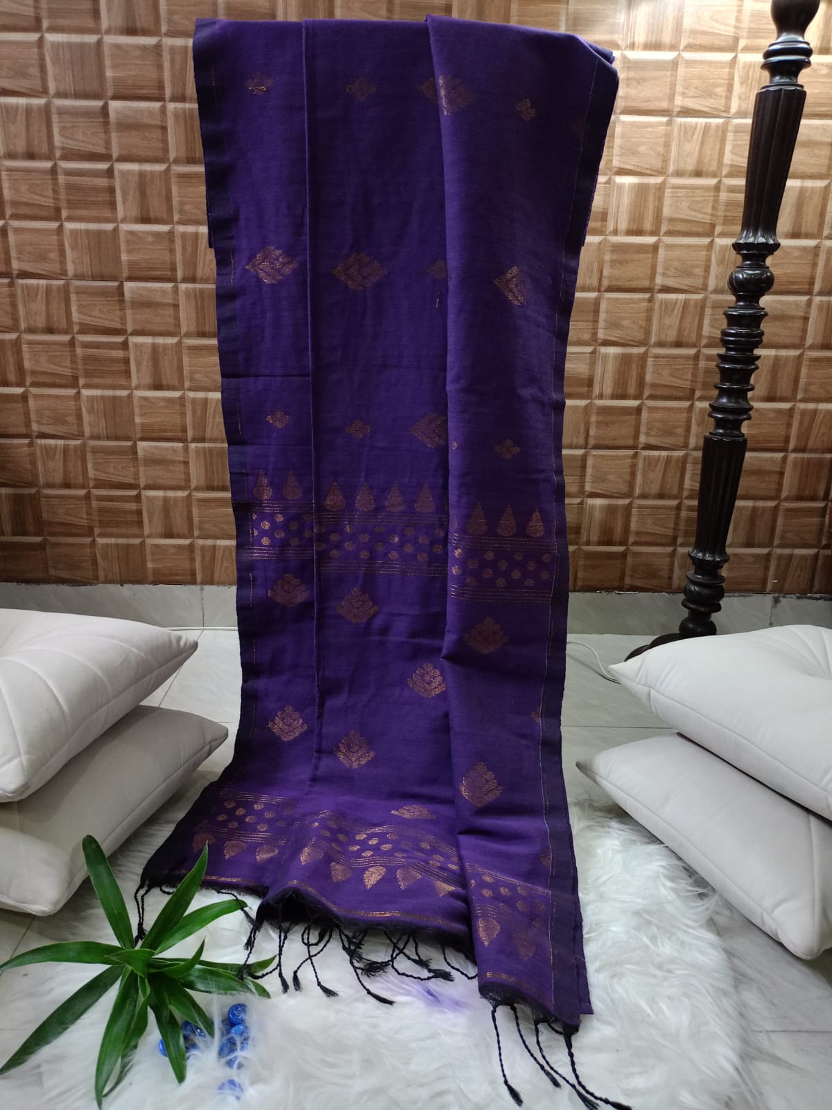 Handwoven  Exclusive Linen Jamdani Saree - Purple